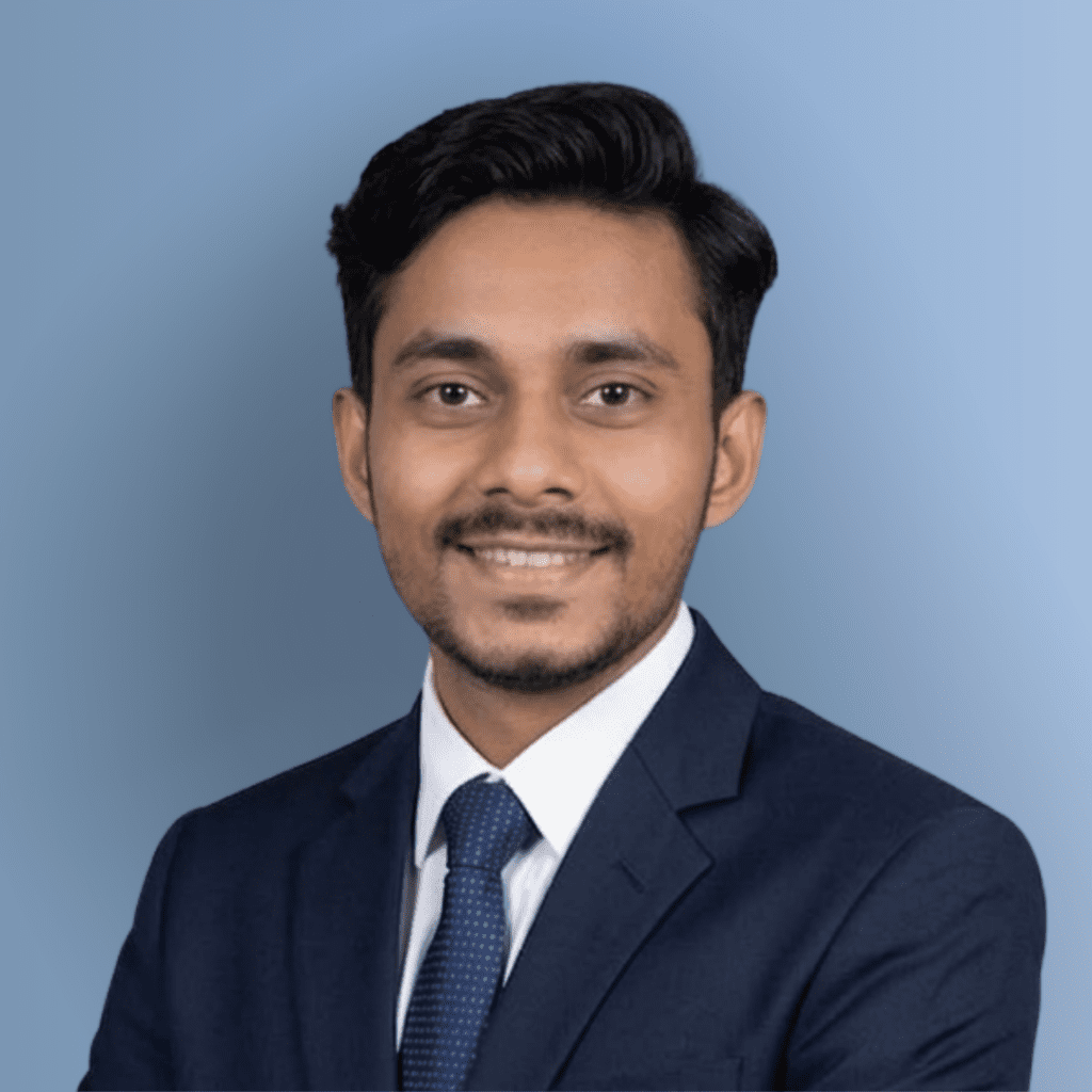 headshot of akash